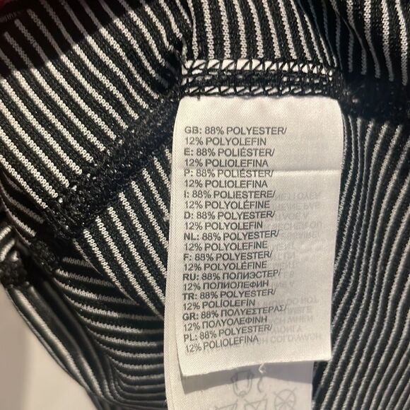 The North Face flashdry thermal top SZ small - Picture 6 of 8